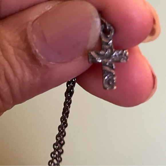 Sweet 1928 white stone cross necklace - Picture 5 of 9